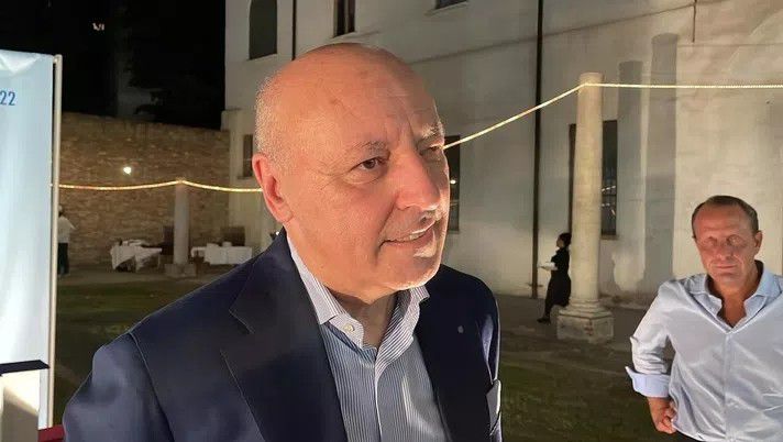 来到切尔西之后，斯特林已经为蓝军出场了55次，打进15球的同时，还送出了7次助攻。